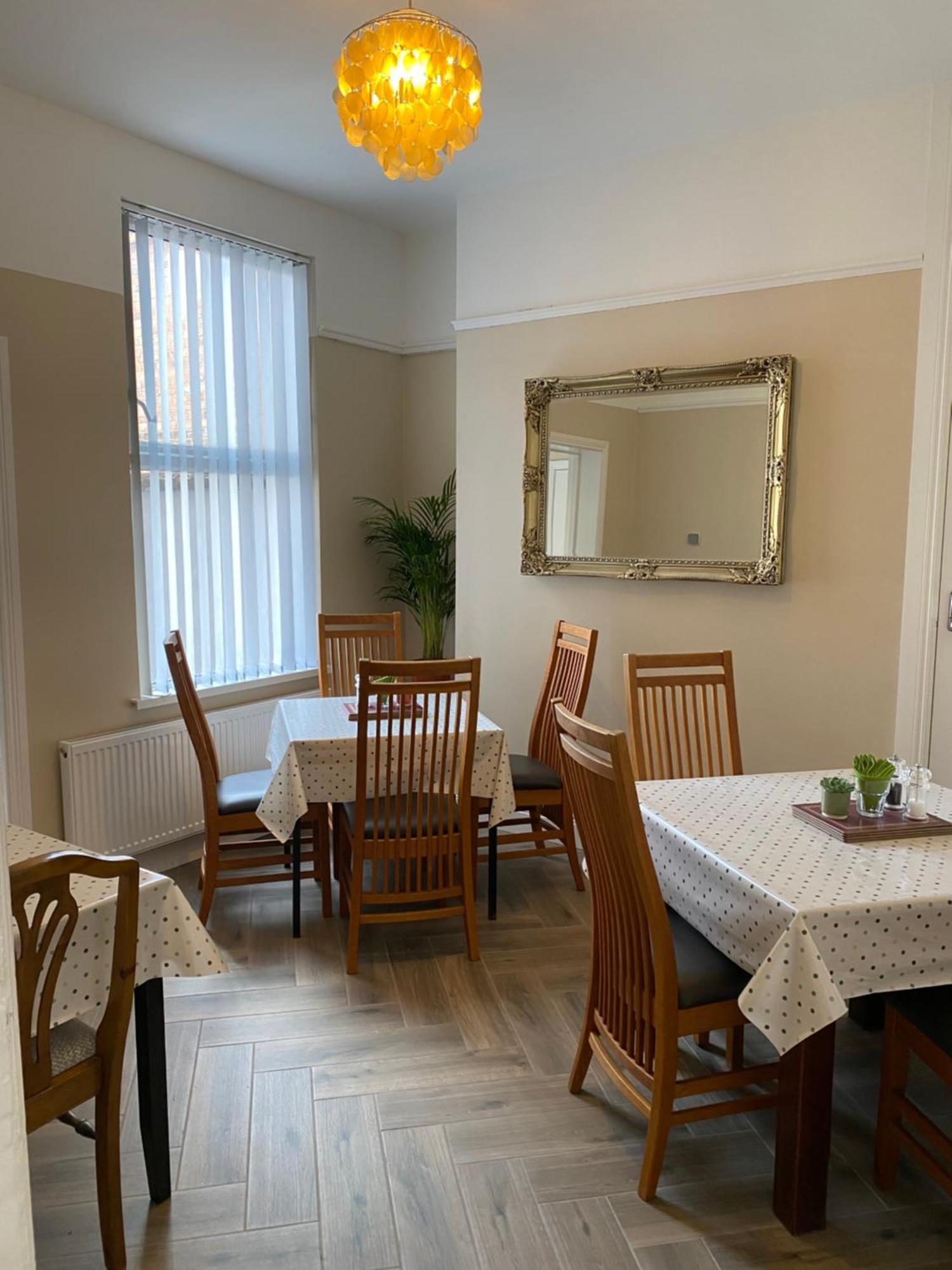 Roskeen Townhouse Belfast Exterior foto