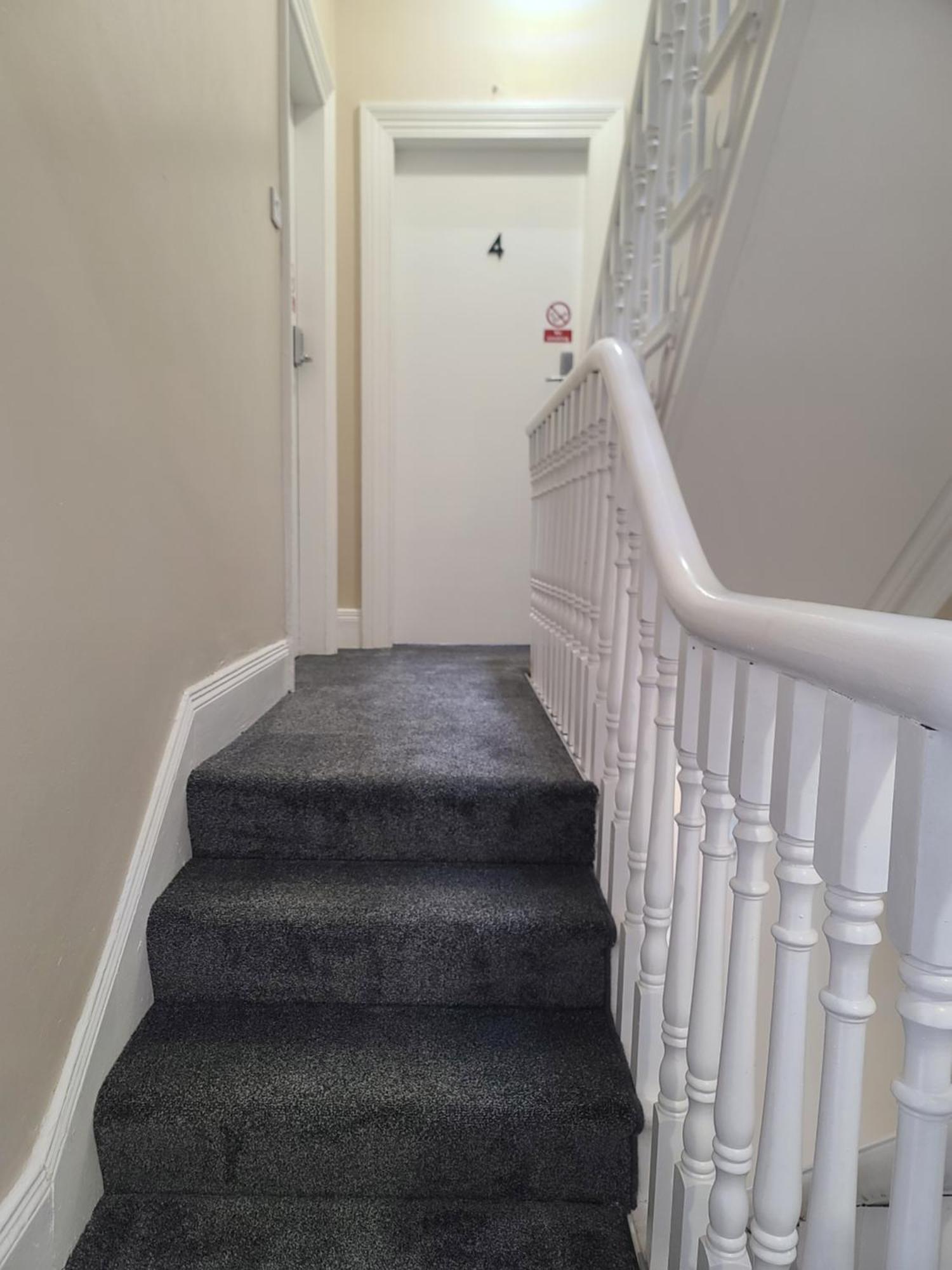Roskeen Townhouse Belfast Exterior foto